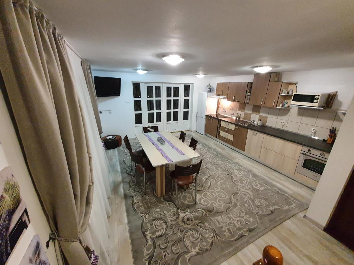 Casa Lucky Hotel ริชนอฟ ภายนอก รูปภาพ
