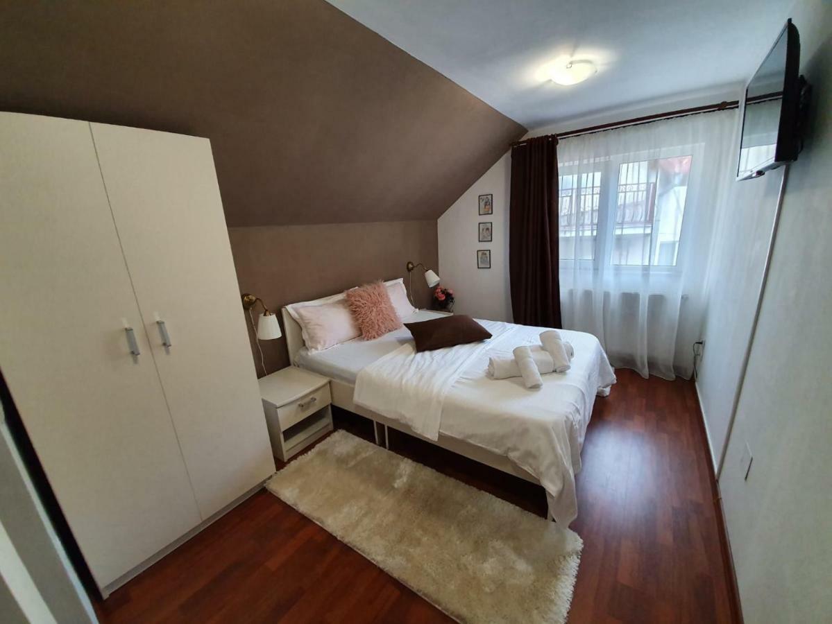 Casa Lucky Hotel ริชนอฟ ภายนอก รูปภาพ