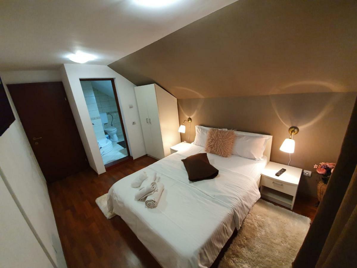 Casa Lucky Hotel ริชนอฟ ภายนอก รูปภาพ