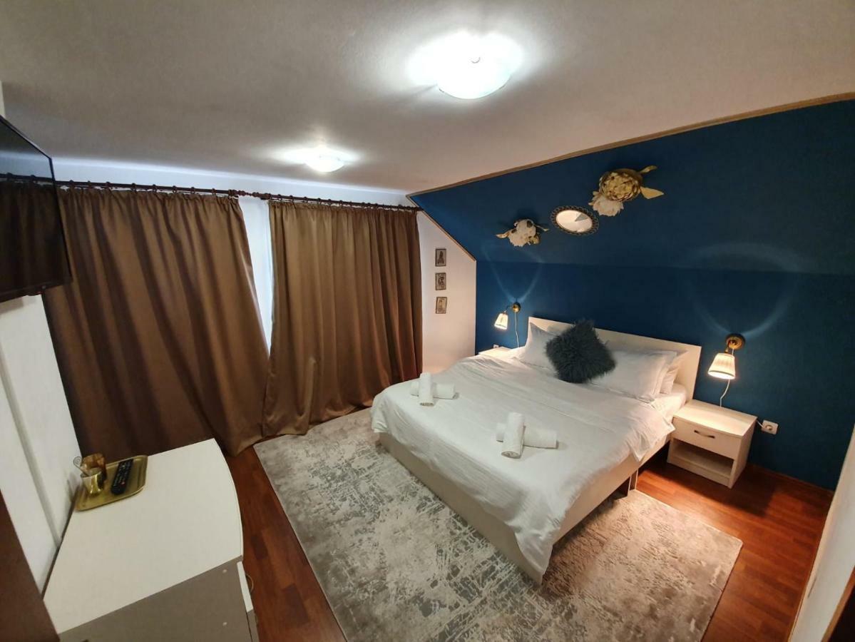 Casa Lucky Hotel ริชนอฟ ภายนอก รูปภาพ